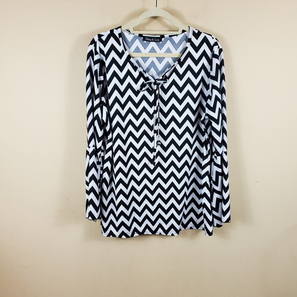 Tiffany & Grey Black and Cream Chevron Print Bell Sleeve Blouse Size 3X